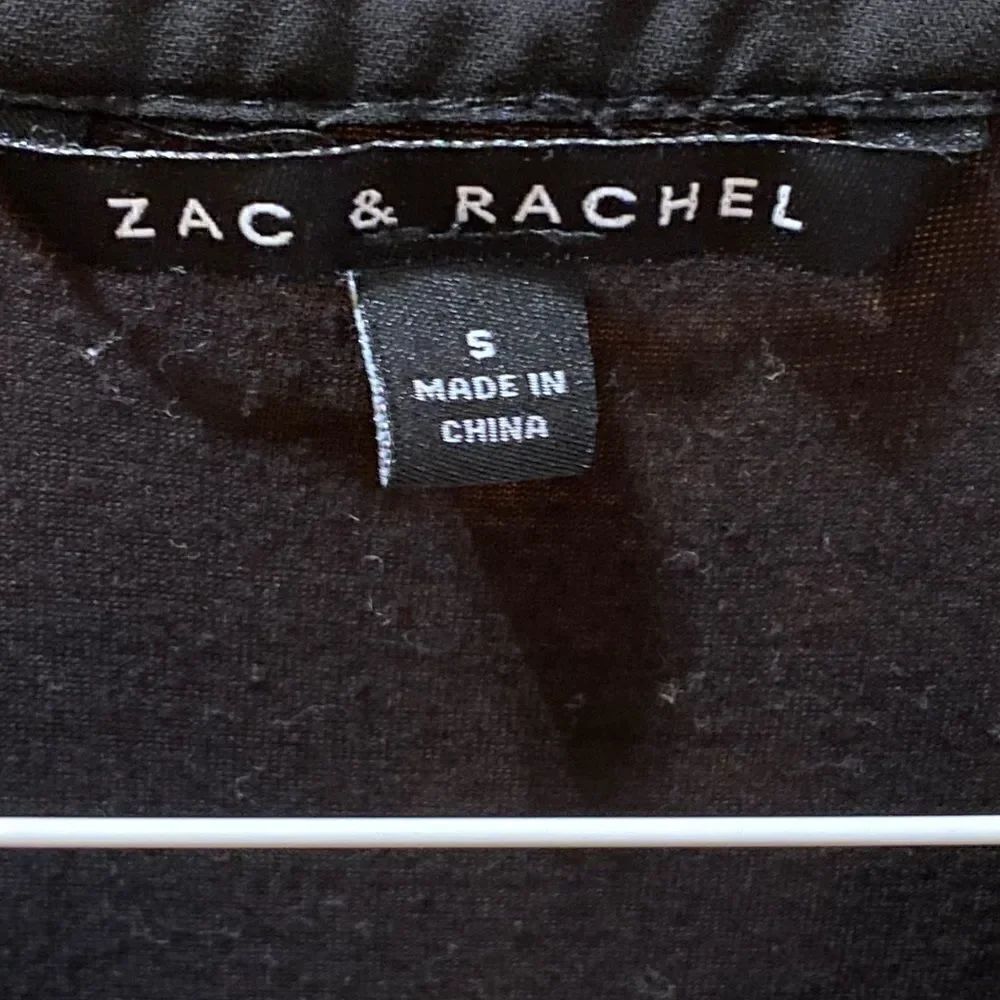 Zac & Rachel Aztec black and white print blouse size small
